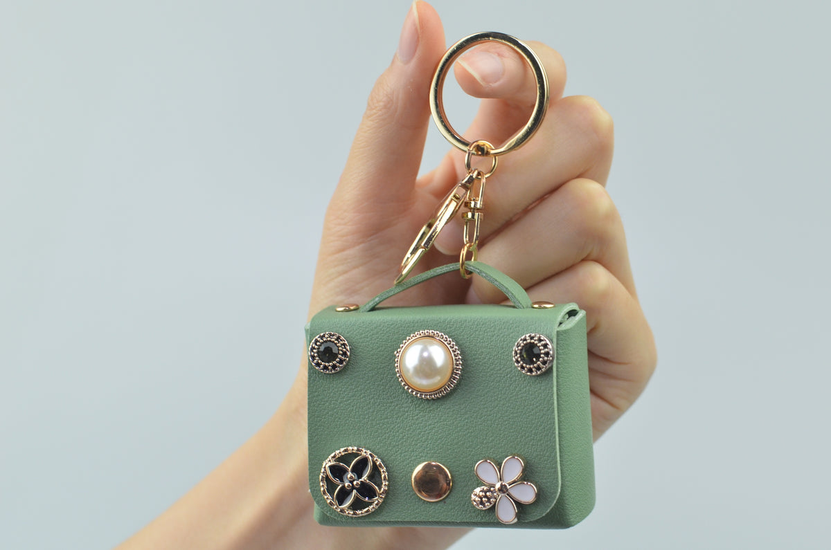 Mini handbag-shaped bag charm — Green